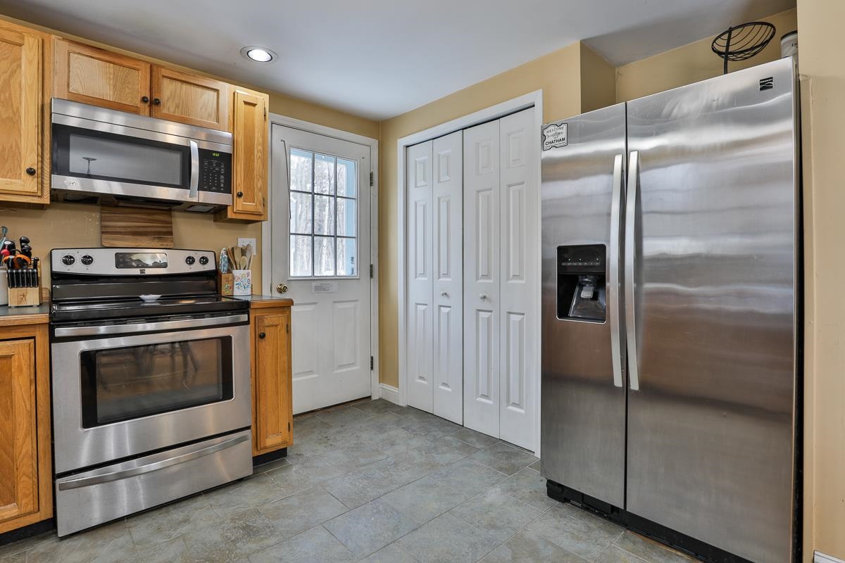 4 Judith Lane Derry, NH 03038 - Photo 11 of 23