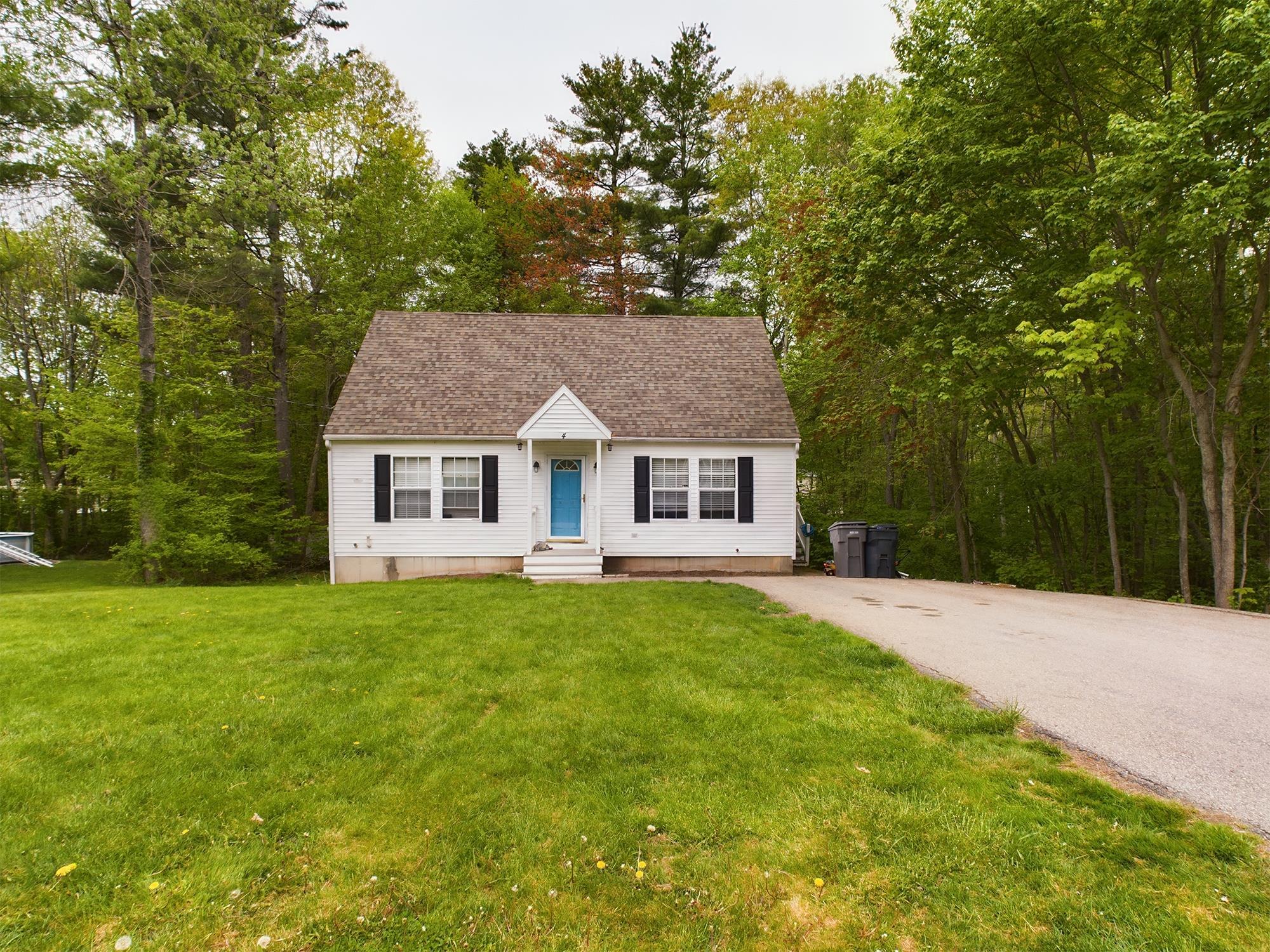 4 Judith Lane Derry, NH 03038 - Photo 2 of 23