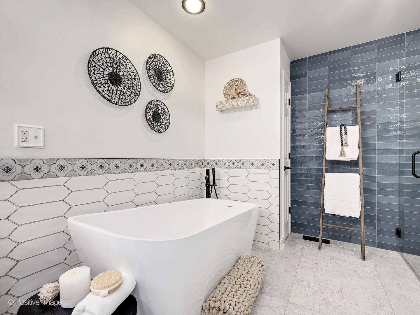 1016 Hummingbird Way Bartlett, IL 60103 - Photo 27 of 41 a bathroom with a bathtub and a sink