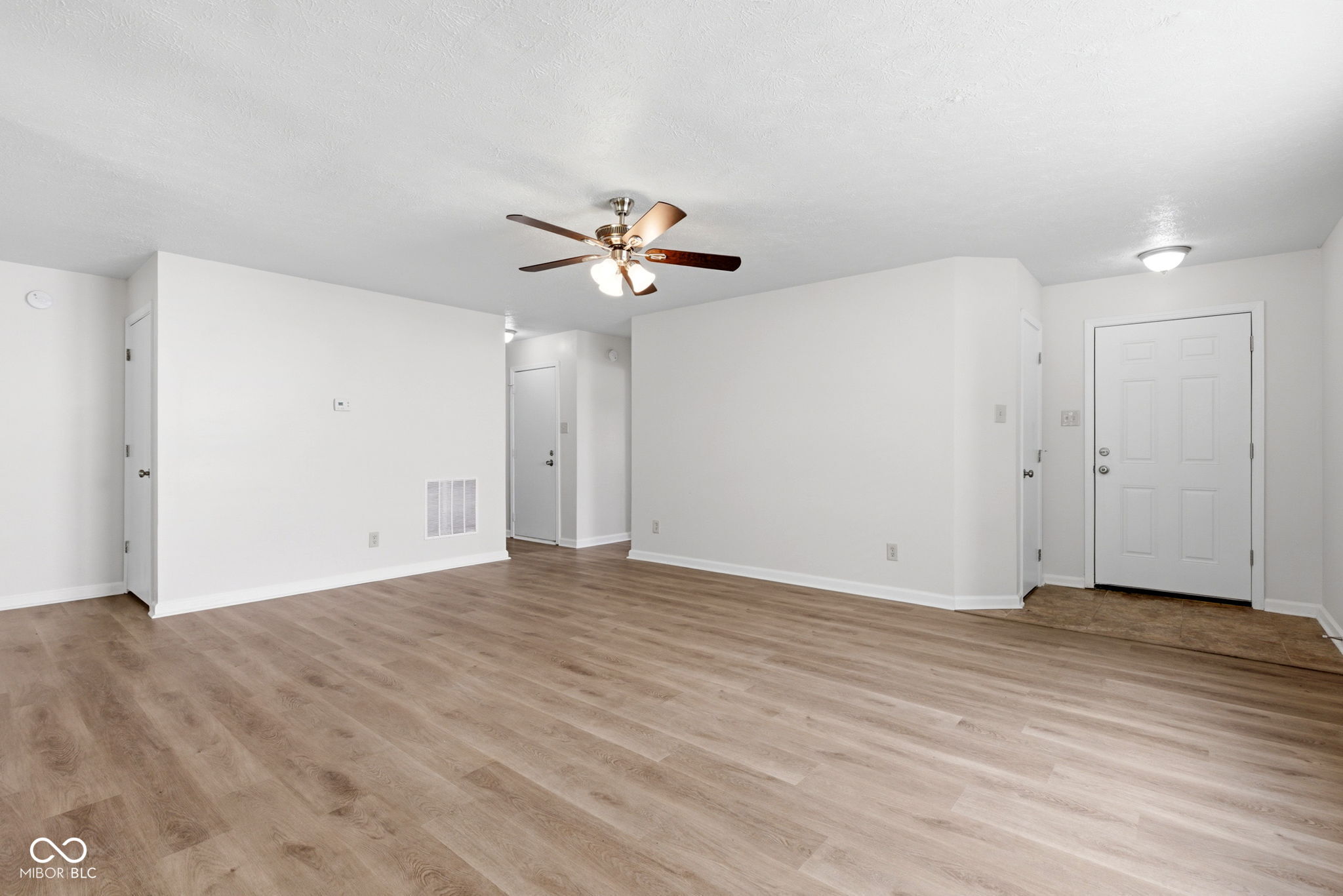 7502 Redcliff Road Indianapolis, IN 46256 - Photo 9 of 41 Gallery Image 9