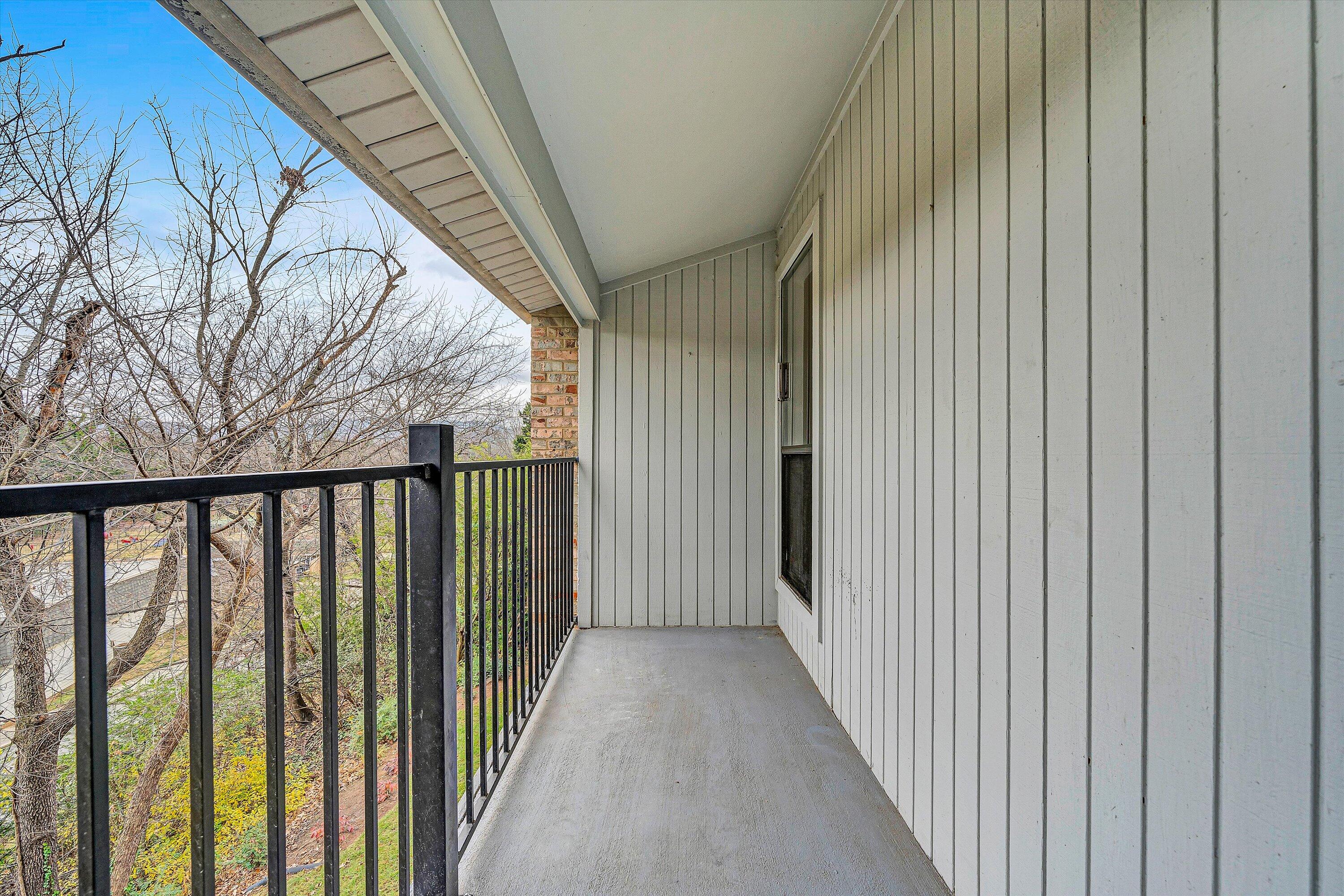 3522 Timberline Trail Roanoke, VA 24018 - Photo 13 of 21 a view of a balcony