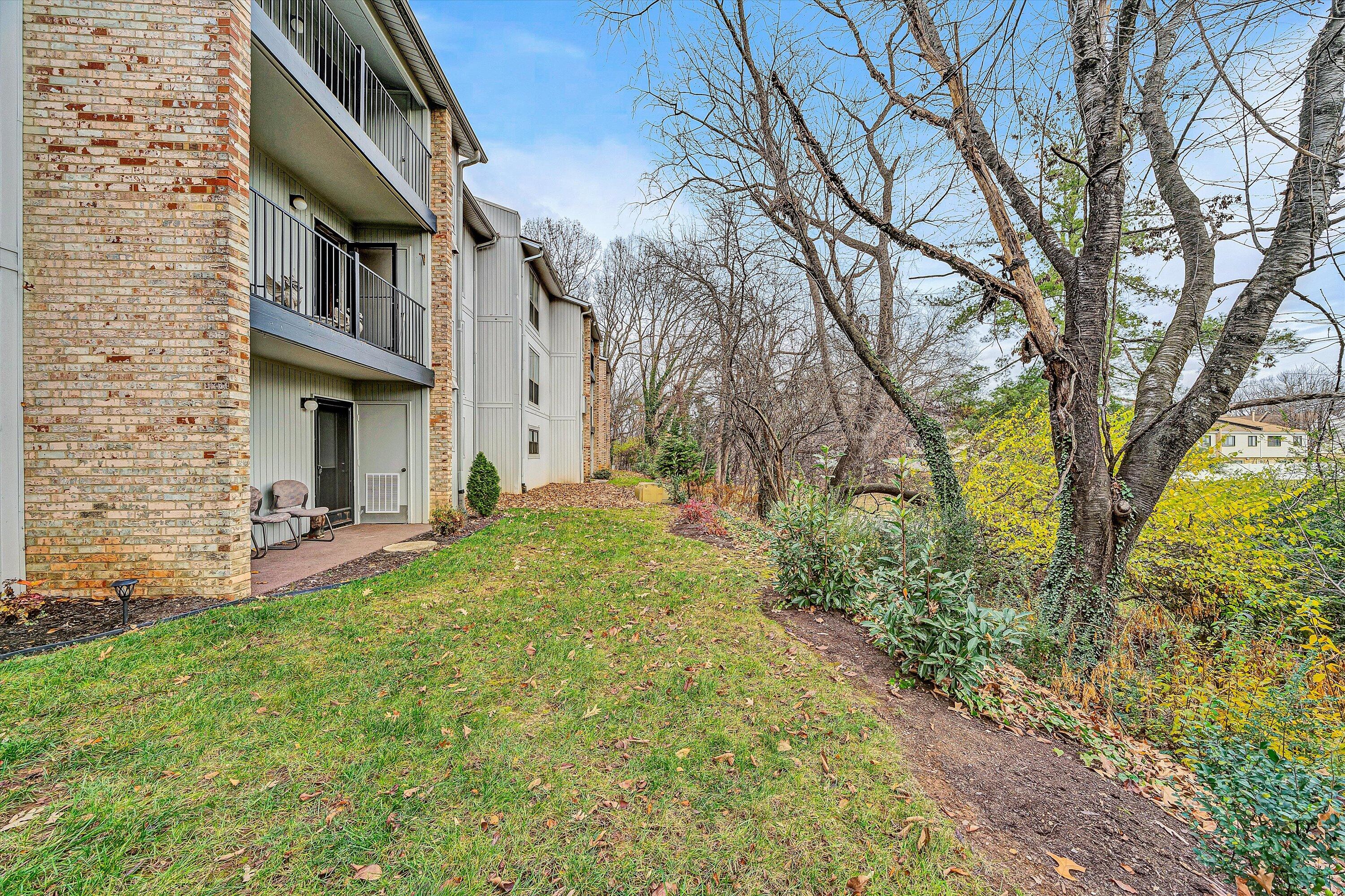 3522 Timberline Trail Roanoke, VA 24018 - Photo 17 of 21 front view of a house with a yard