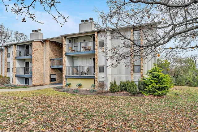 a house view with a outdoor space