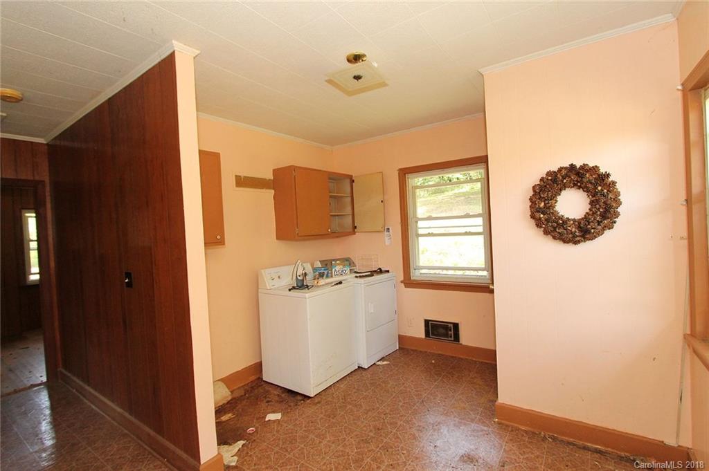 604 Patterson Road Hendersonville, NC 28739 - Photo 12 of 30