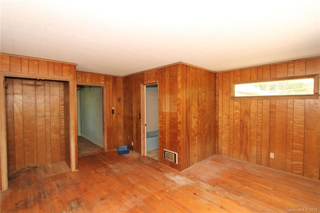 604 Patterson Road Hendersonville, NC 28739 - Photo 17 of 30