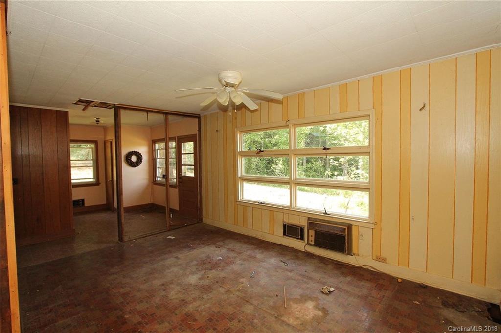 604 Patterson Road Hendersonville, NC 28739 - Photo 9 of 30