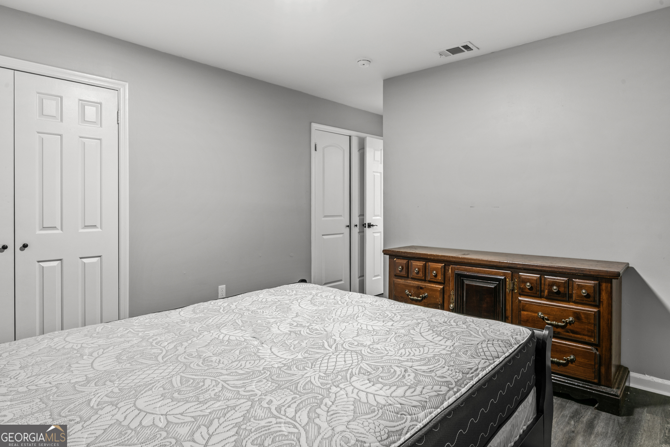 140 Cumberland Court Athens, GA 30607 - Photo 13 of 19 a bedroom with a bed and dresser