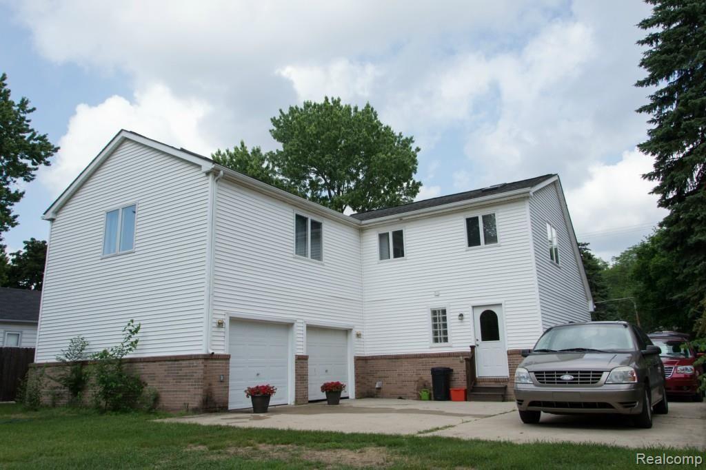 10685 Stark Road Livonia, MI 48150 - Photo 3 of 29 Rear View of Home