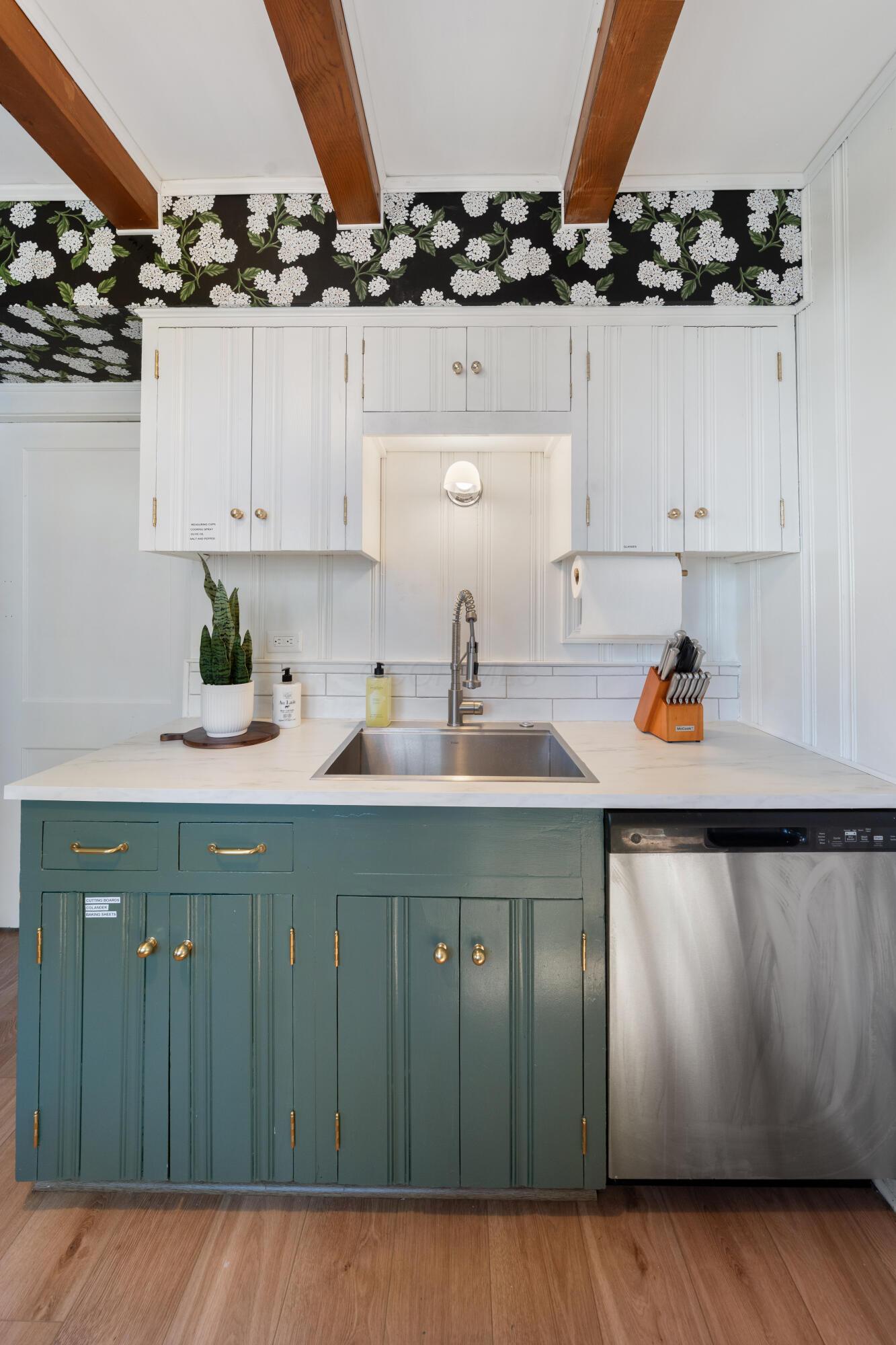389 Wetmore Road Columbus, OH 43214 - Photo 9 of 33 kitchen