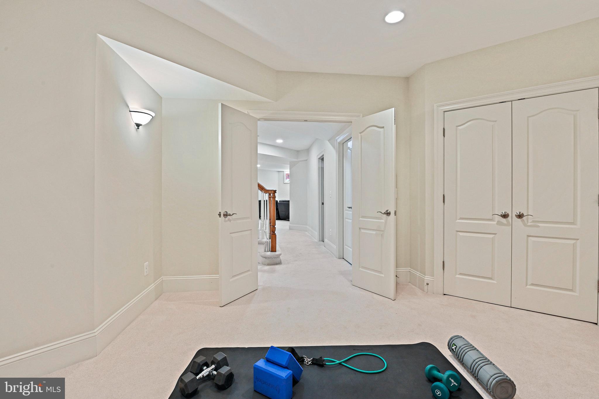 8424 Falcone Pointe Way Vienna, VA 22182 - Photo 57 of 71 a view of a livingroom with a sink