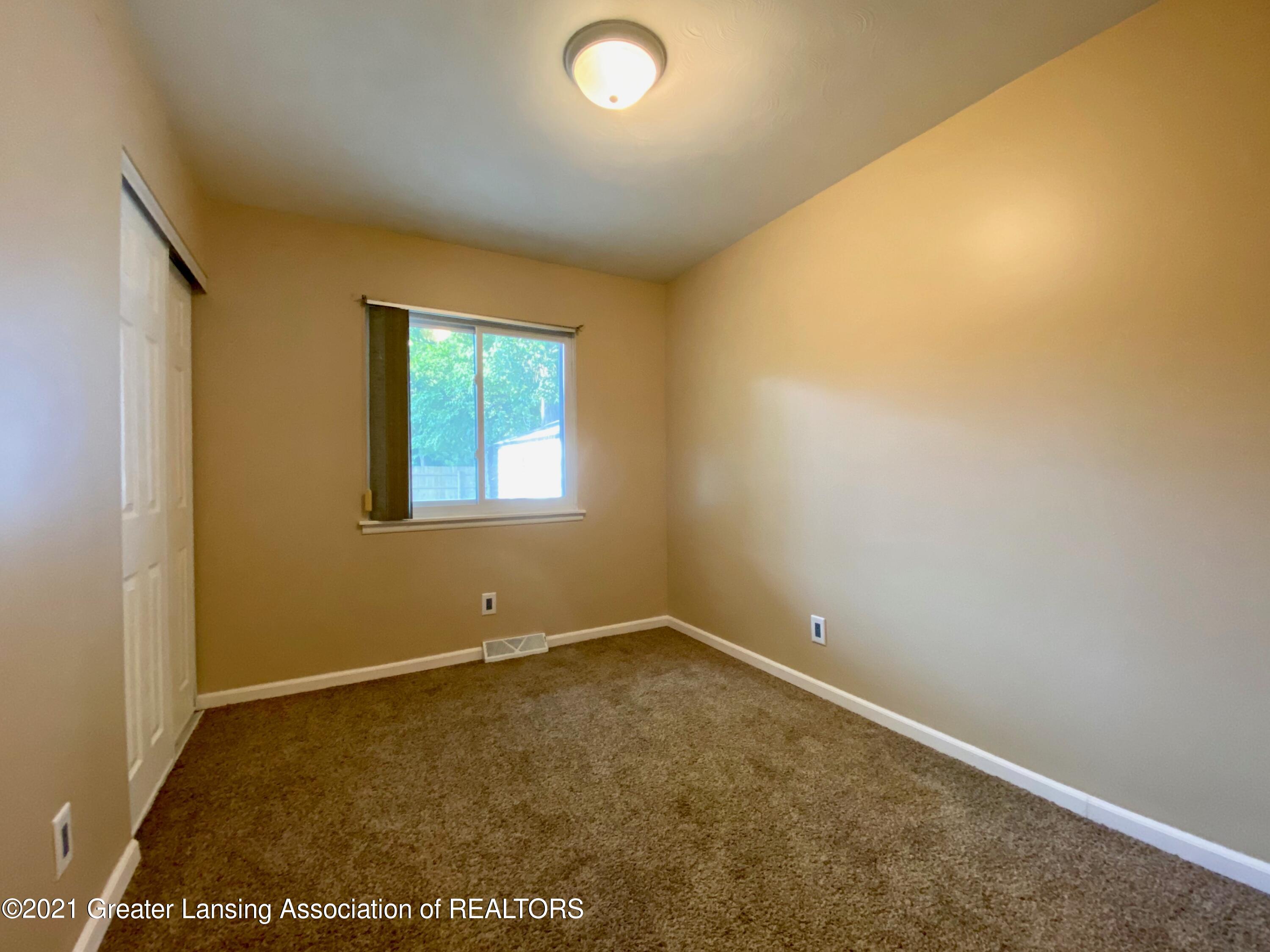 516 West Miller Road Lansing, MI 48911 - Photo 23 of 34 IMG_6518