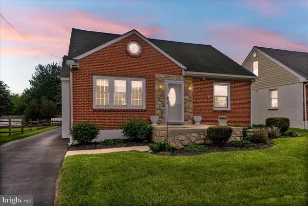 $2,800 | 4110 Naamans Creek Road, Marcus Hook, PA 19061