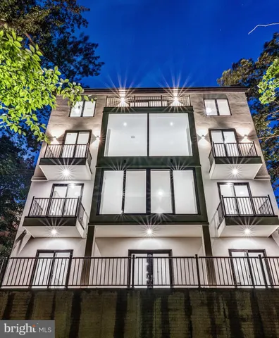 $3,395,000 | 2321 North Richmond Street, Arlington, VA 22207