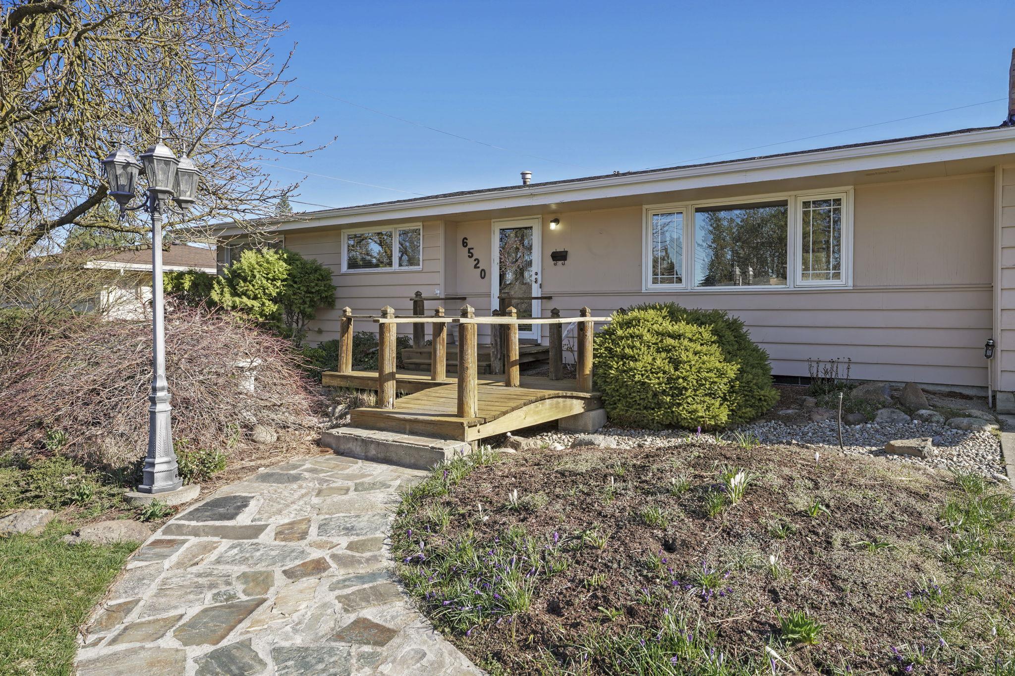 6520 North Fotheringham Street Spokane, WA 99208 - Photo 2 of 46