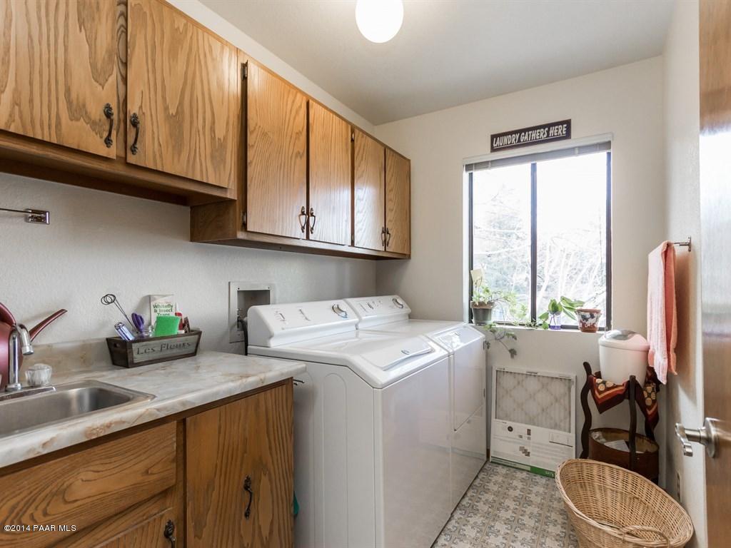 205 San Carlos Road Prescott, AZ 86303 - Photo 15 of 18 015_Laundry