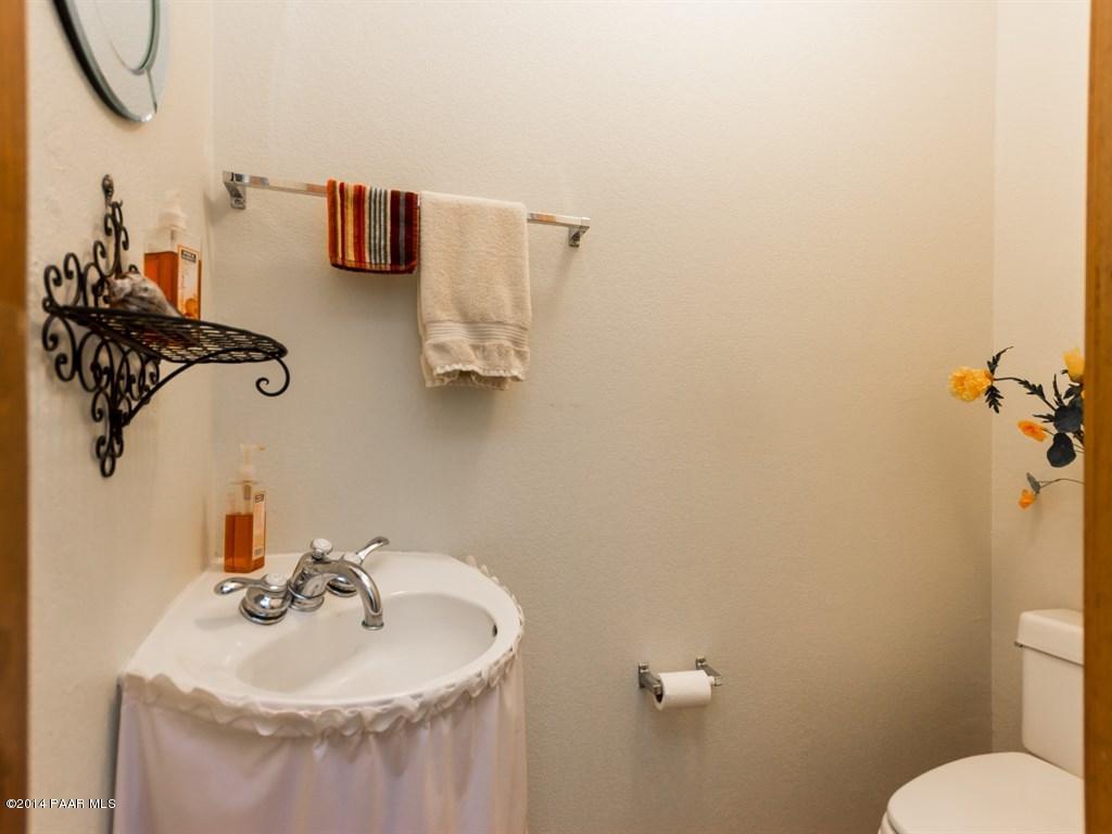 205 San Carlos Road Prescott, AZ 86303 - Photo 8 of 18 008_Powder Room