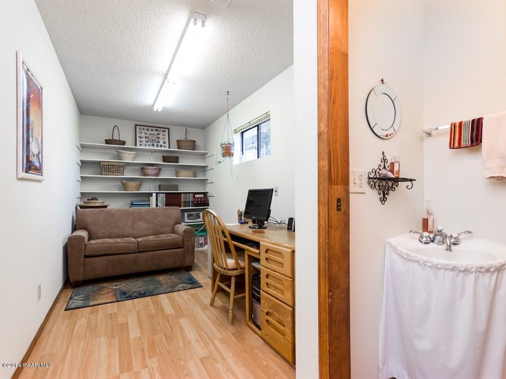 205 San Carlos Road Prescott, AZ 86303 - Photo 9 of 18 009_Office