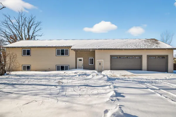 $460,000 | 2588 101st Street Northwest, Zimmerman, MN 55398