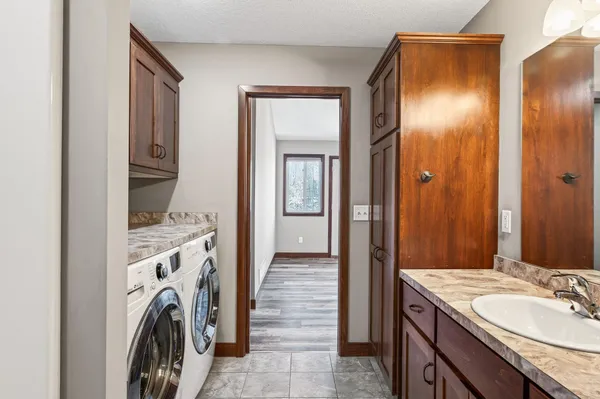 $460,000 | 2588 101st Street Northwest, Zimmerman, MN 55398