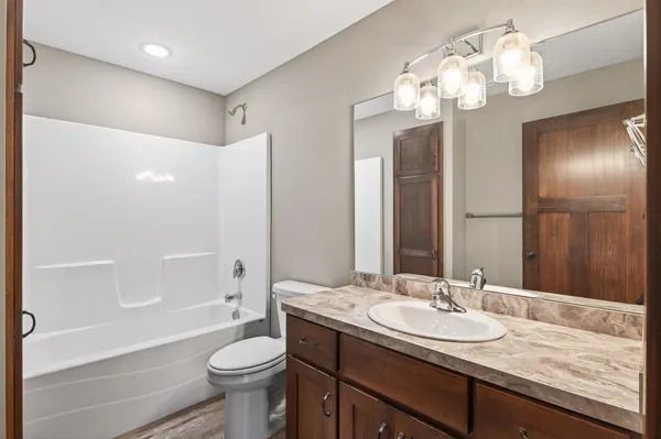 $460,000 | 2588 101st Street Northwest, Zimmerman, MN 55398