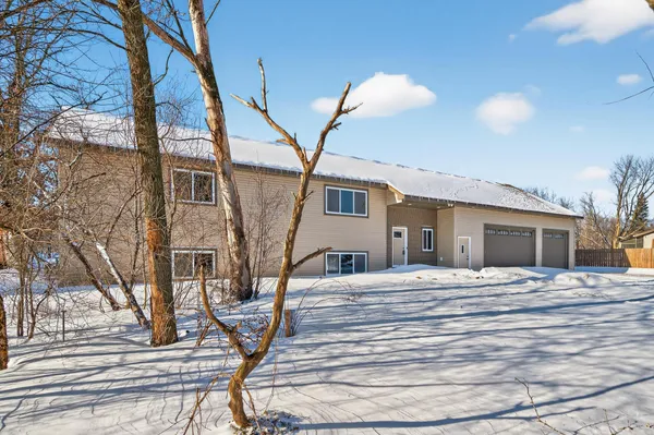 $460,000 | 2588 101st Street Northwest, Zimmerman, MN 55398