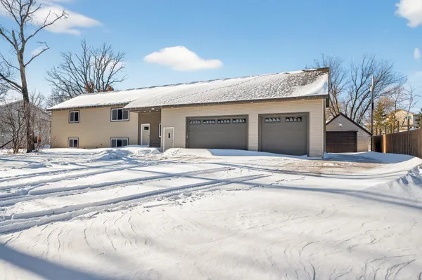 $460,000 | 2588 101st Street Northwest, Zimmerman, MN 55398