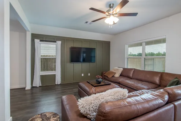 $285,000 | 4067 Colony River, Pinehurst, TX 77362