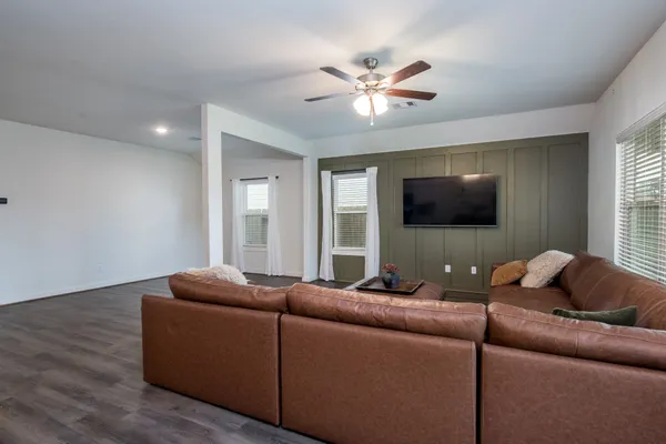 $285,000 | 4067 Colony River, Pinehurst, TX 77362
