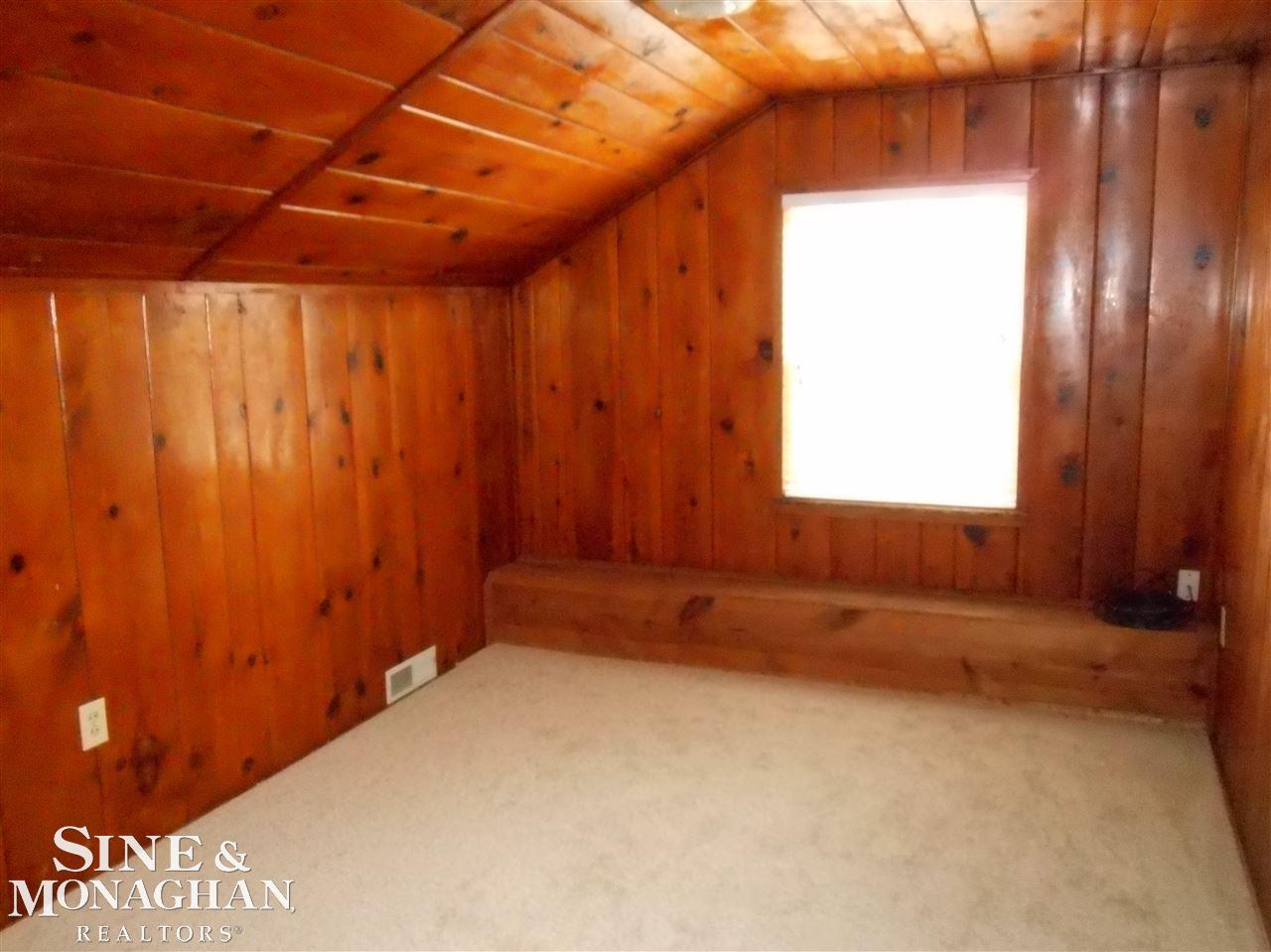 2032 Hawthorne Road Grosse Pointe Woods, MI 48236 - Photo 15 of 25