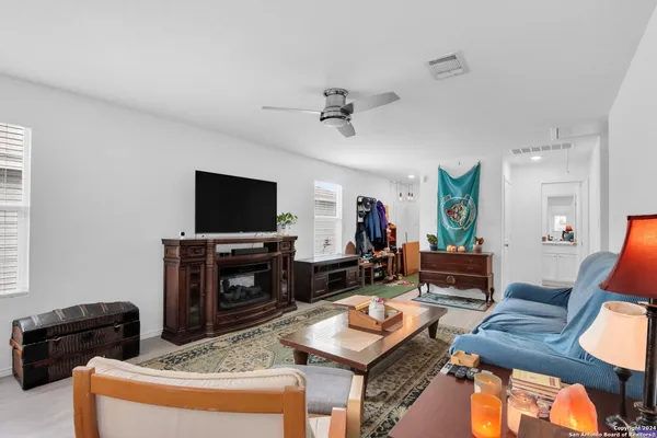 $1,400 | 13831 Goat Cove, San Antonio, TX 78252