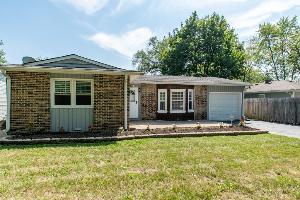 2313 Devonshire Road Waukegan, IL 60087 - Photo 1 of 28