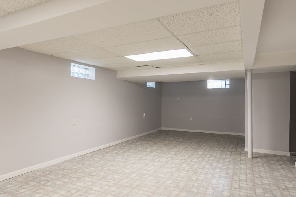 2313 Devonshire Road Waukegan, IL 60087 - Photo 18 of 28