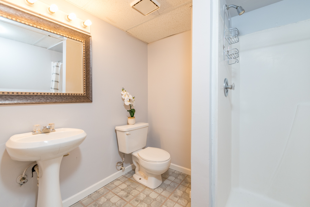 2313 Devonshire Road Waukegan, IL 60087 - Photo 21 of 28