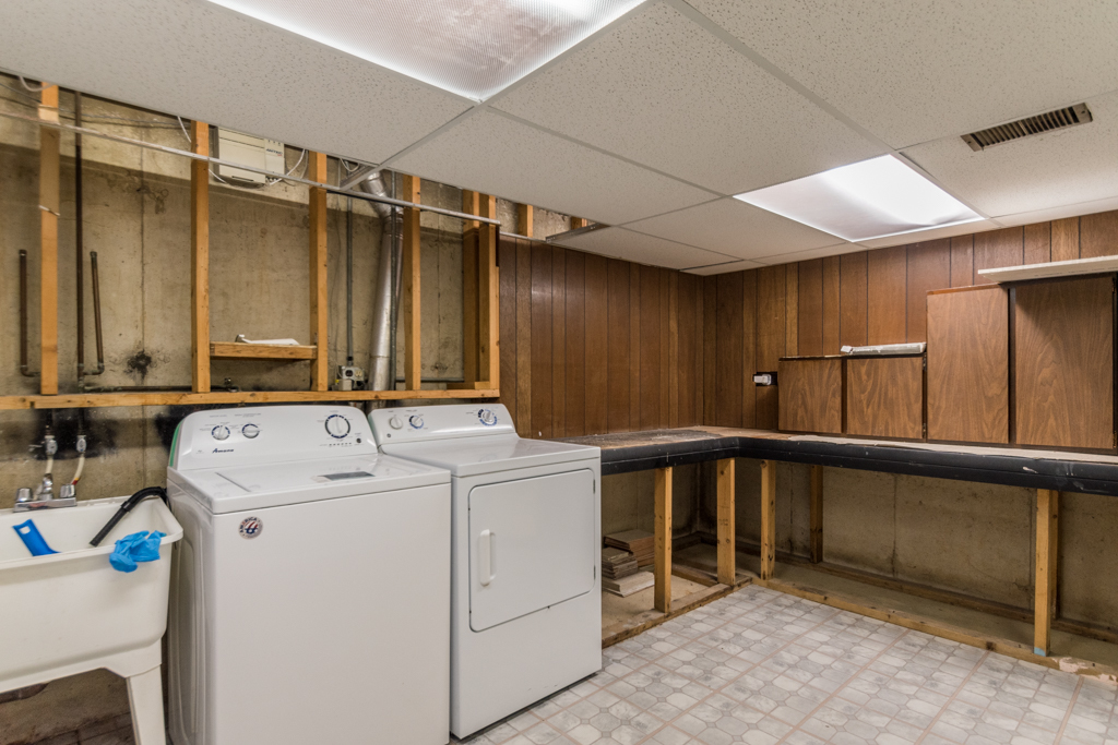 2313 Devonshire Road Waukegan, IL 60087 - Photo 22 of 28
