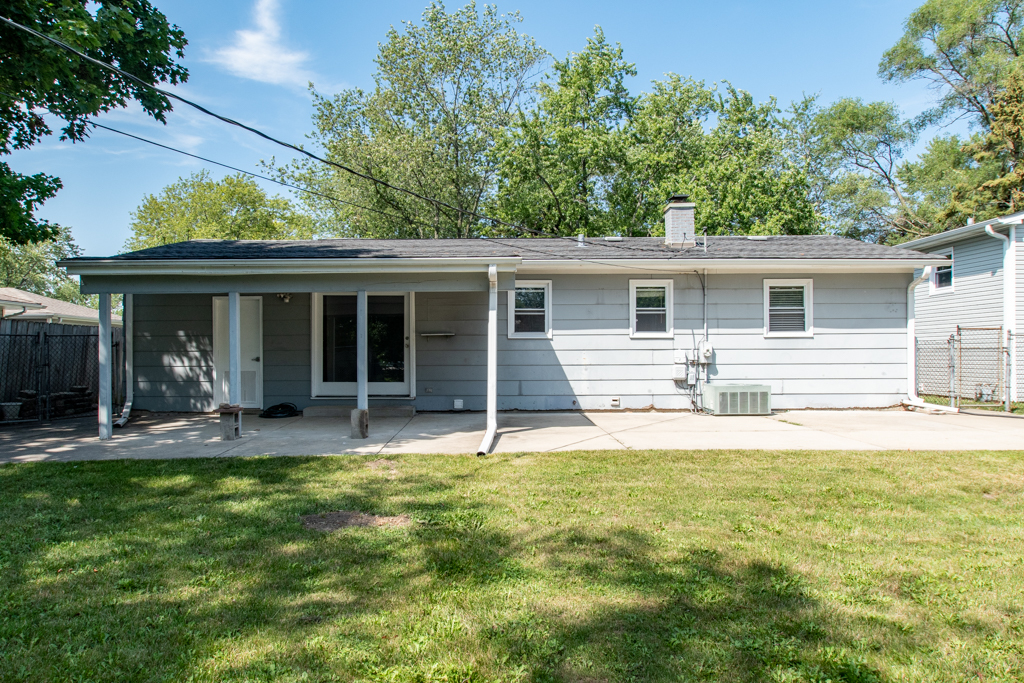 2313 Devonshire Road Waukegan, IL 60087 - Photo 25 of 28