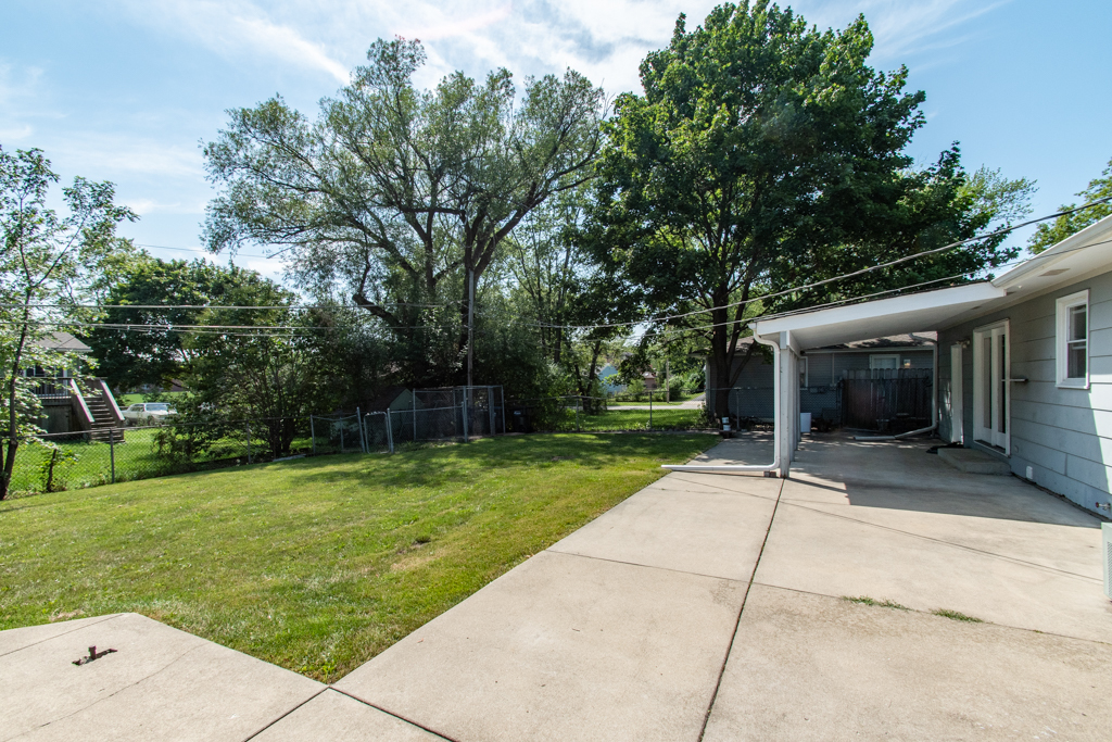 2313 Devonshire Road Waukegan, IL 60087 - Photo 27 of 28