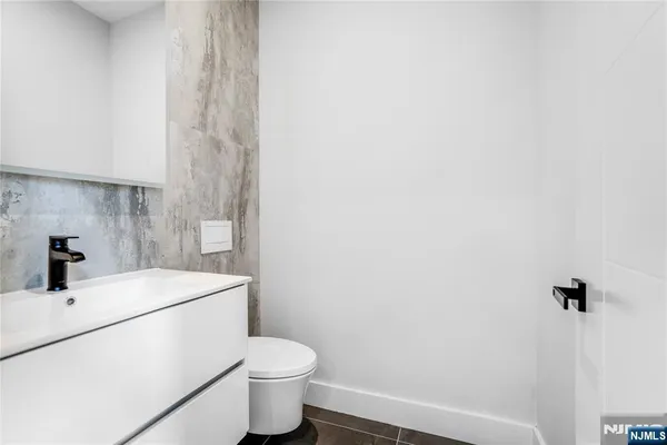 $6,700 | 128 East Edsall Boulevard, Unit A, Palisades Park, NJ 07650