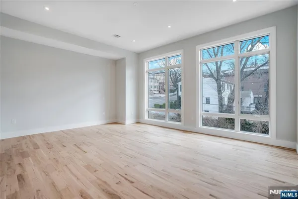 $6,700 | 128 East Edsall Boulevard, Unit A, Palisades Park, NJ 07650