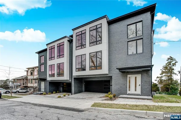 $6,700 | 128 East Edsall Boulevard, Unit A, Palisades Park, NJ 07650