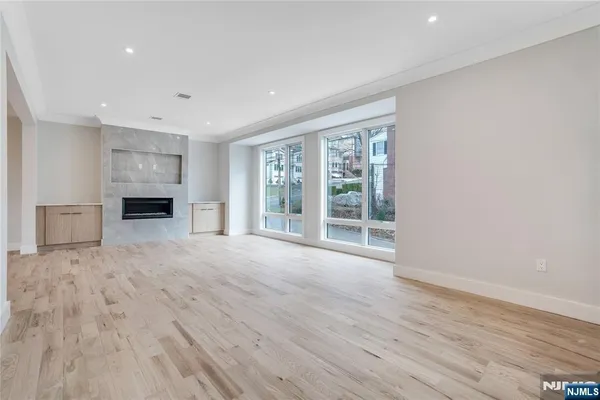 $6,700 | 128 East Edsall Boulevard, Unit A, Palisades Park, NJ 07650