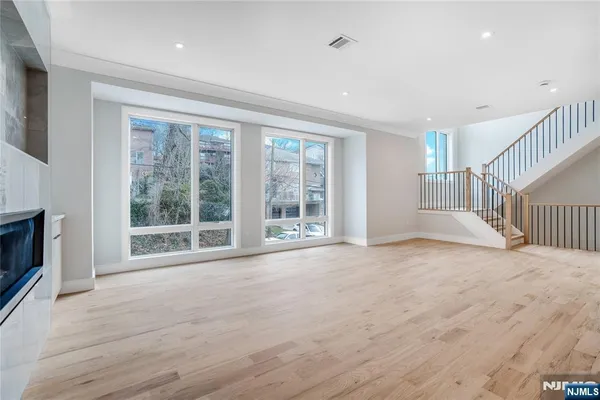 $6,700 | 128 East Edsall Boulevard, Unit A, Palisades Park, NJ 07650