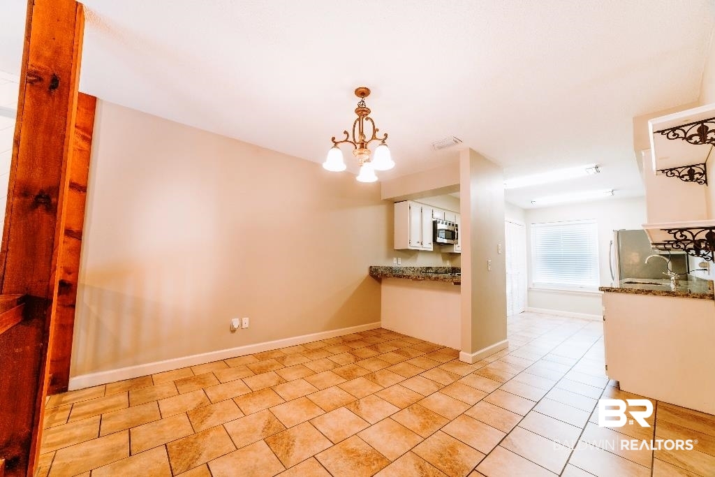 6517 Cedar Bend Court, Unit F Mobile, AL 36608 - Photo 7 of 24