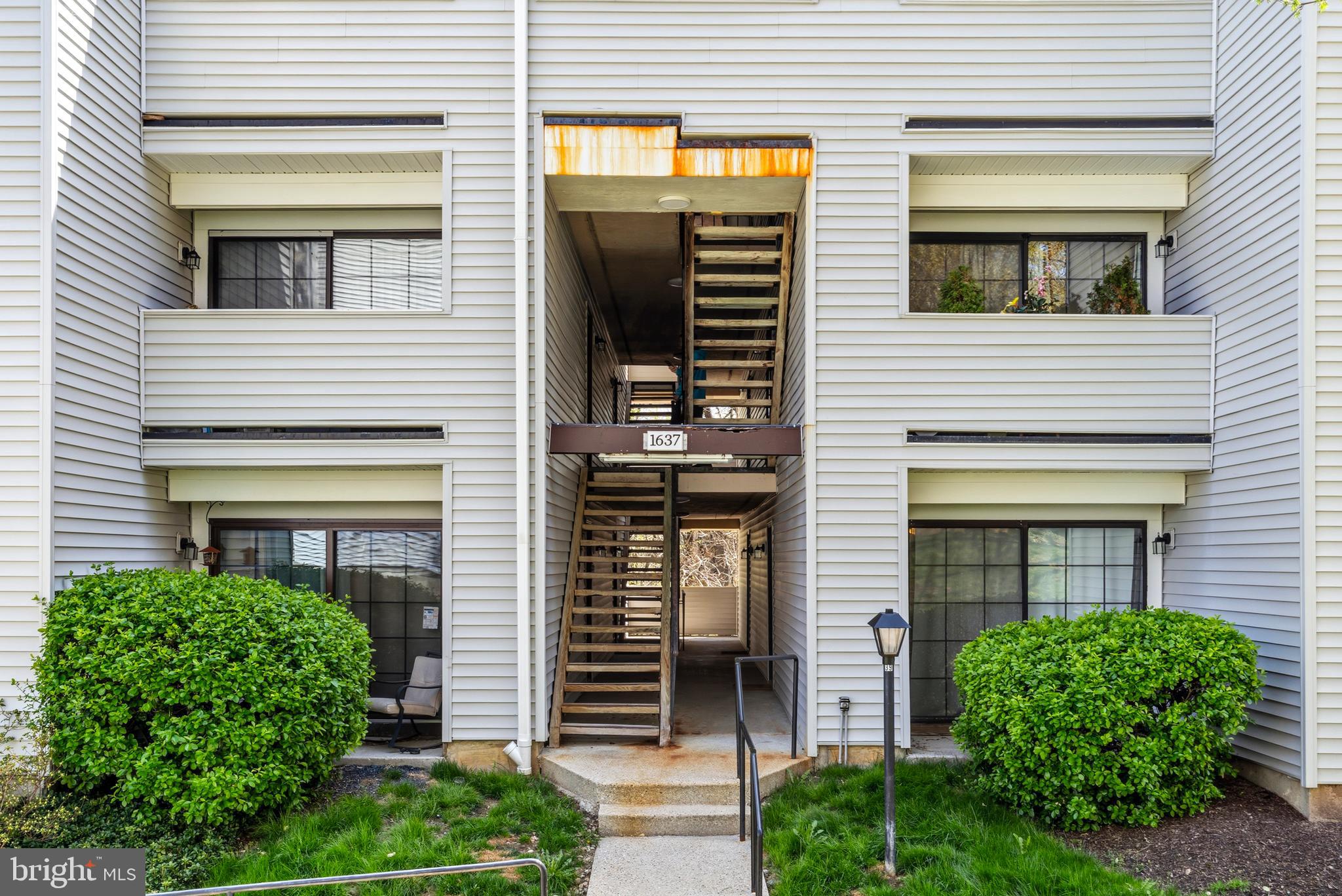 1637 Carriage House Terrace, Unit I Silver Spring, MD 20904 - Photo 3 of 26
