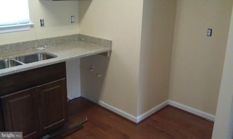 4802 Sheriff Road Northeast Washington, DC 20019 - Photo 4 of 15 Kitchen