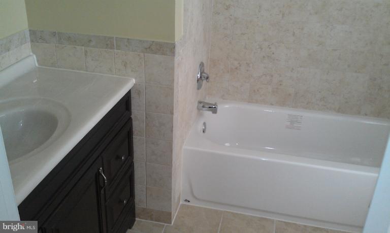 4802 Sheriff Road Northeast Washington, DC 20019 - Photo 6 of 15 Bath (Master)