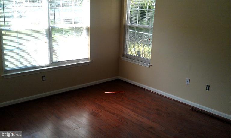 4802 Sheriff Road Northeast Washington, DC 20019 - Photo 10 of 15 Living Room