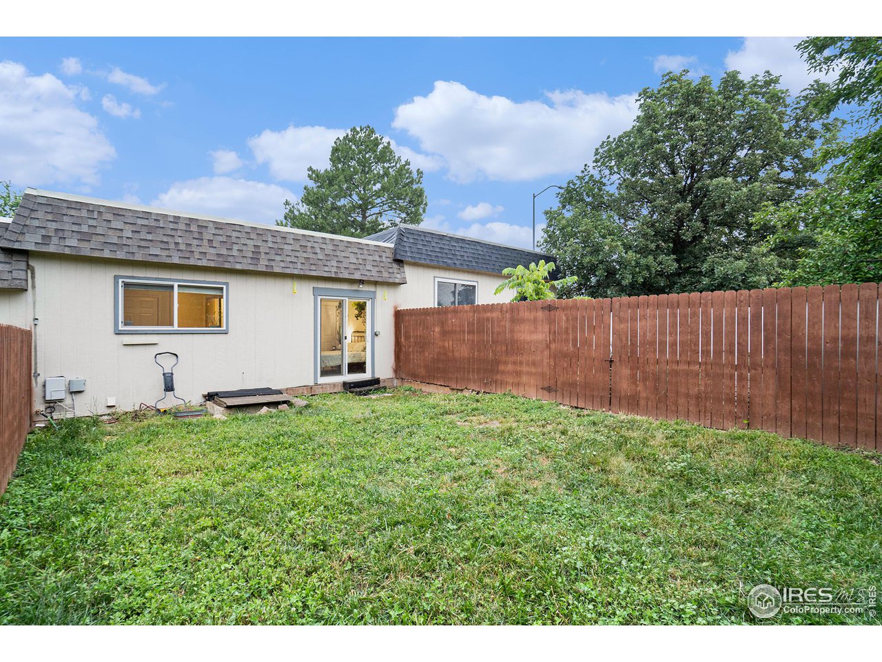 1602 Edora Road Fort Collins, CO 80525 - Photo 24 of 33 Chill space/ Doggie space!