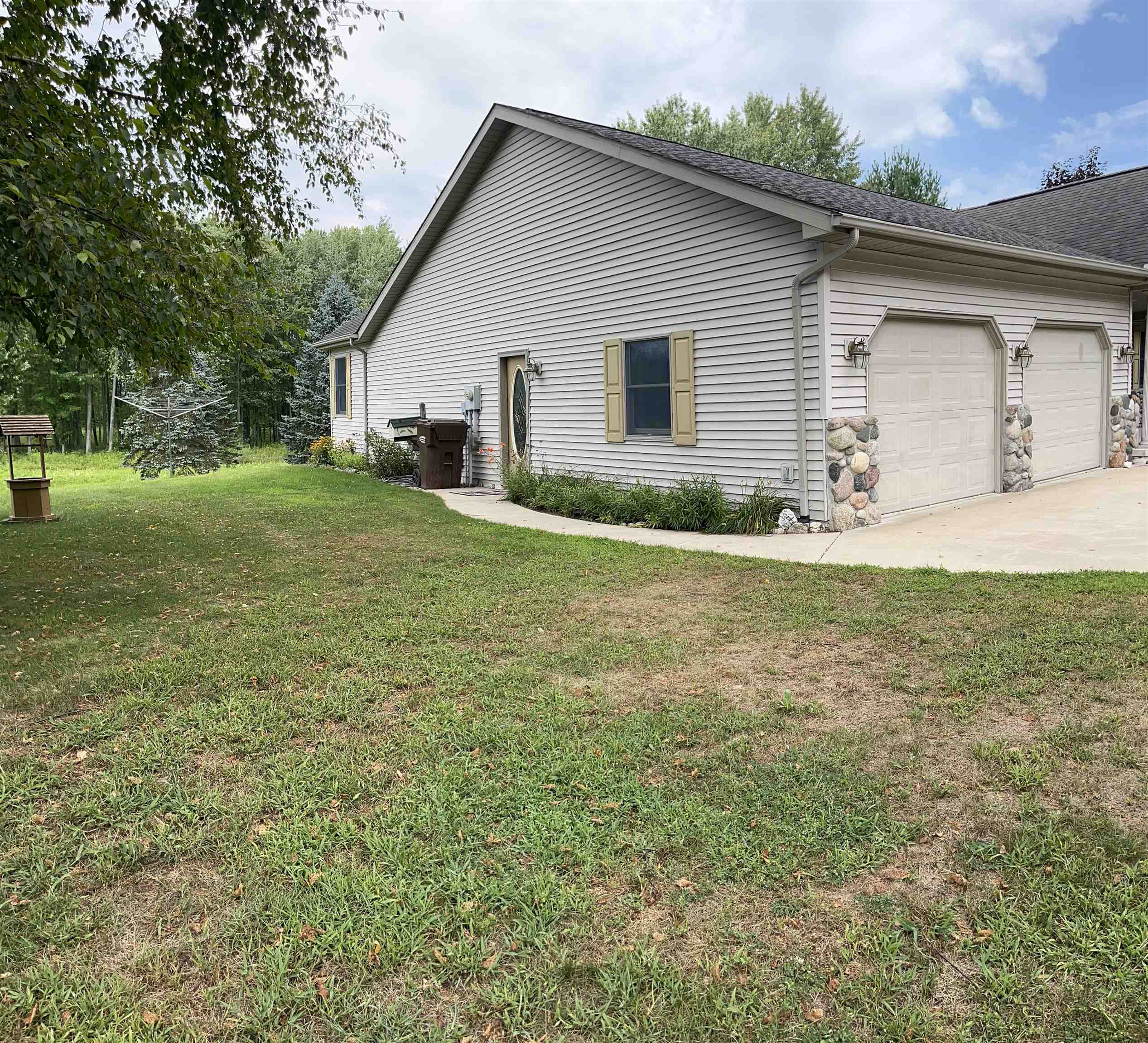 1225 South 8 Mile Road Kawkawlin, MI 48631 - Photo 7 of 57