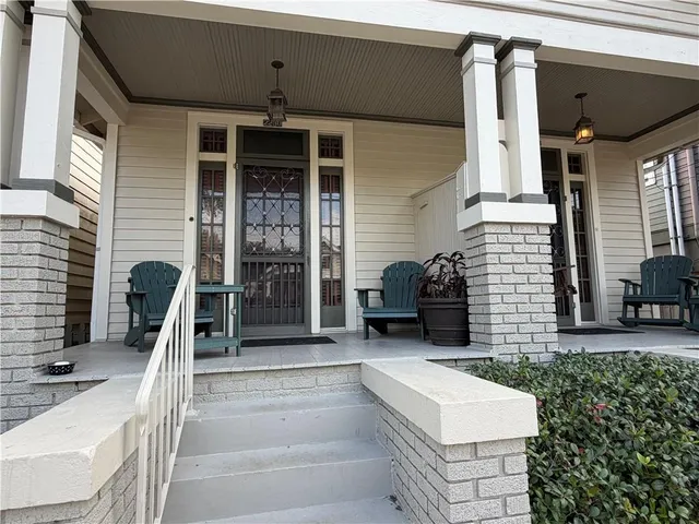$2,400 | 2230 Constance Street, New Orleans, LA 70130