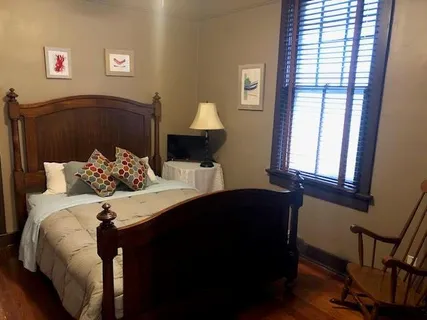 $2,400 | 2230 Constance Street, New Orleans, LA 70130